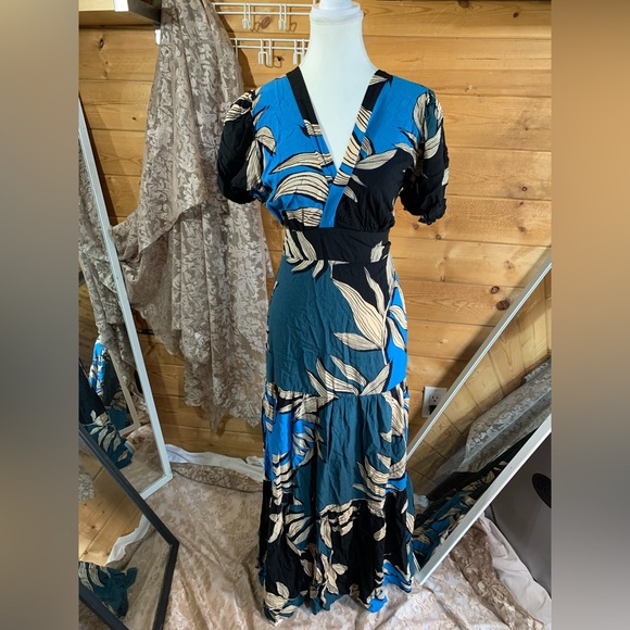 Cayla Dresses & Skirts - Linen Tropical Tiered Maxi Dress‎ Prairie Romantic Vacation Resort Luxe Size 10
